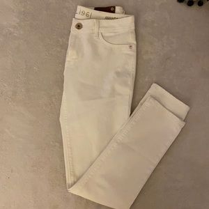 DL 1961 Amanda skinny Jean in Milk - size 28